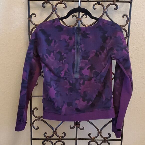NIKE Tech Fleece Purple Camouflage Sweatshirt - Size XS - Picture 2 of 8